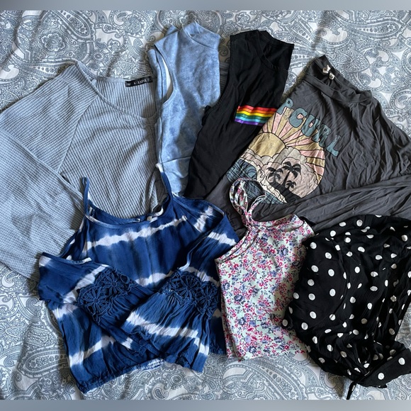 Crop tops - Picture 1 of 12